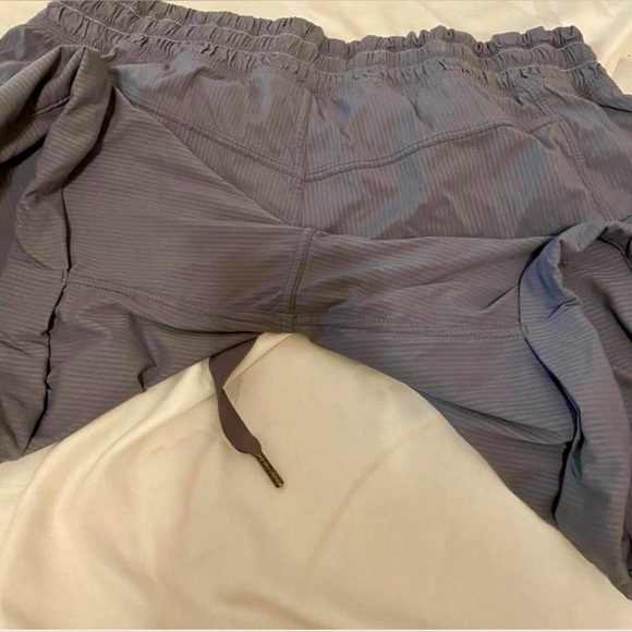 Lululemon Dance Studio Shorts - Picture 3 of 4